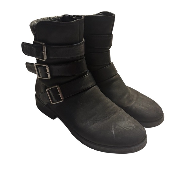 XOXO Shoes - XOXO Moto Boots Size 8.5 Black Triple Buckle Belissa Faux Leather Wool lined